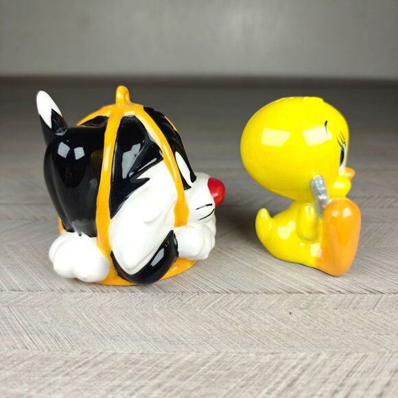 Vintage Tweety & Sylvester Salt & Pepper Shakers Ceramic Set Warner Bros - Picture 2 of 6